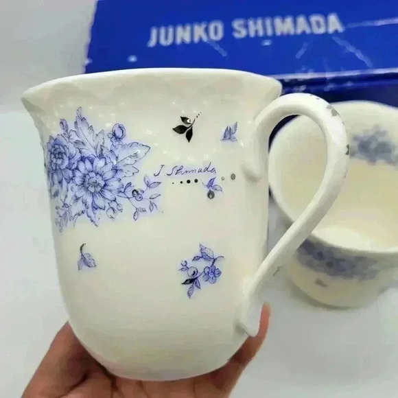 NEW Set of 2 JUNKO SHIMADA Coffee Mug Blue & White Floral Silver Leaf Signed - Picture 3 of 11